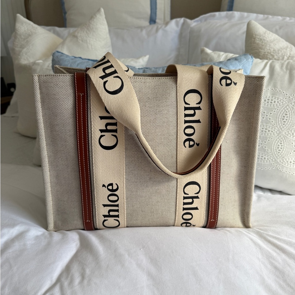 Chloé Medium Woody Tote